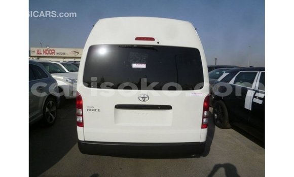 Acheter Import Voiture Toyota Hiace Blanc à Import - Dubai, Rwanda Acheter Import Voiture Toyota Hiace Blanc à Import - Dubai, Rwanda