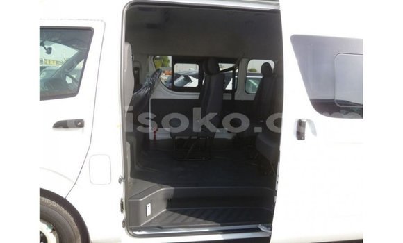 Acheter Import Voiture Toyota Hiace Blanc à Import - Dubai, Rwanda Acheter Import Voiture Toyota Hiace Blanc à Import - Dubai, Rwanda