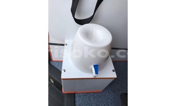 Acheter Import Voiture Toyota Hiace Blanc à Import - Dubai, Rwanda Acheter Import Voiture Toyota Hiace Blanc à Import - Dubai, Rwanda