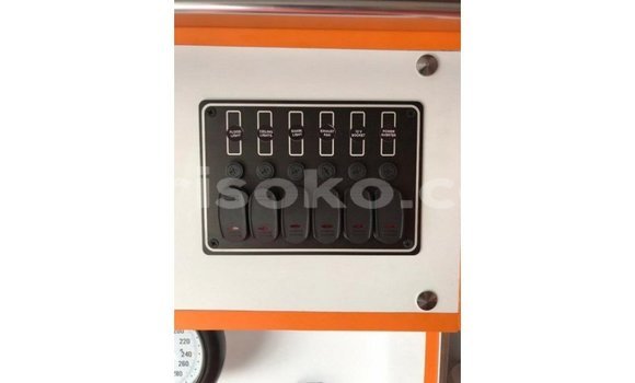 Acheter Import Voiture Toyota Hiace Blanc à Import - Dubai, Rwanda Acheter Import Voiture Toyota Hiace Blanc à Import - Dubai, Rwanda