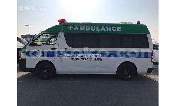 Acheter Import Voiture Toyota Hiace Blanc à Import - Dubai, Rwanda Acheter Import Voiture Toyota Hiace Blanc à Import - Dubai, Rwanda