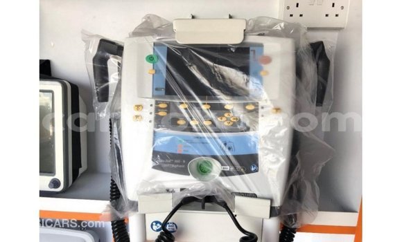 Acheter Import Voiture Toyota Hiace Blanc à Import - Dubai, Rwanda Acheter Import Voiture Toyota Hiace Blanc à Import - Dubai, Rwanda