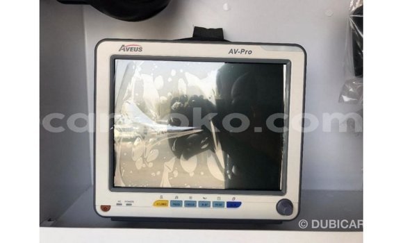 Acheter Import Voiture Toyota Hiace Blanc à Import - Dubai, Rwanda Acheter Import Voiture Toyota Hiace Blanc à Import - Dubai, Rwanda