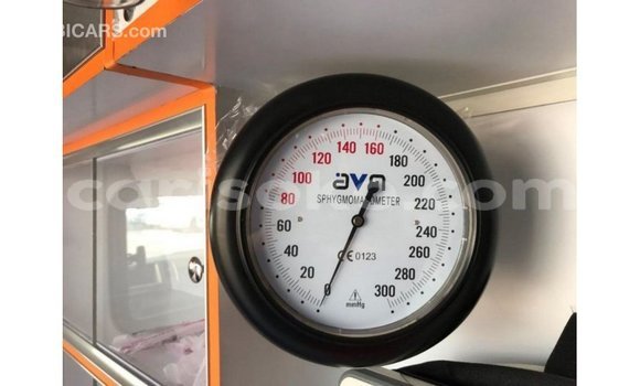 Acheter Import Voiture Toyota Hiace Blanc à Import - Dubai, Rwanda Acheter Import Voiture Toyota Hiace Blanc à Import - Dubai, Rwanda