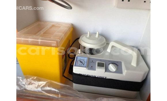 Acheter Import Voiture Toyota Hiace Blanc à Import - Dubai, Rwanda Acheter Import Voiture Toyota Hiace Blanc à Import - Dubai, Rwanda