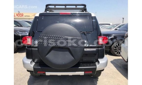 Acheter Import Voiture Toyota FJ Cruiser Noir à Import - Dubai, Rwanda Acheter Import Voiture Toyota FJ Cruiser Noir à Import - Dubai, Rwanda