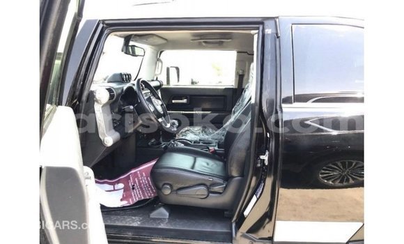 Acheter Import Voiture Toyota FJ Cruiser Noir à Import - Dubai, Rwanda Acheter Import Voiture Toyota FJ Cruiser Noir à Import - Dubai, Rwanda