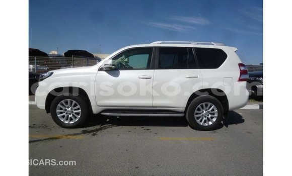 Acheter Import Voiture Toyota Prado Blanc à Import - Dubai, Rwanda Acheter Import Voiture Toyota Prado Blanc à Import - Dubai, Rwanda