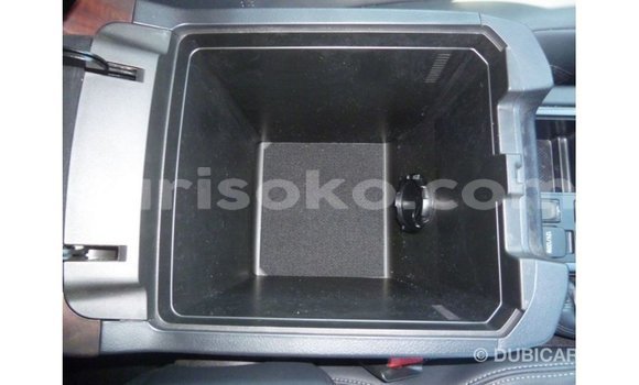 Acheter Import Voiture Toyota Prado Blanc à Import - Dubai, Rwanda Acheter Import Voiture Toyota Prado Blanc à Import - Dubai, Rwanda