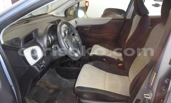 Acheter Occasion Voiture Toyota Yaris Bleu à Kigali, Rwanda Acheter Occasion Voiture Toyota Yaris Bleu à Kigali, Rwanda