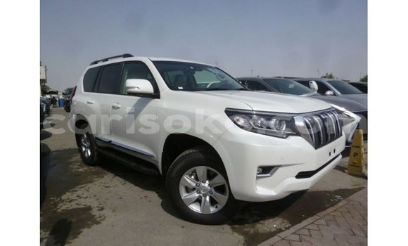 Acheter Import Voiture Toyota Prado Blanc à Import - Dubai, Rwanda Acheter Import Voiture Toyota Prado Blanc à Import - Dubai, Rwanda