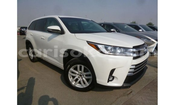 Acheter Import Voiture Toyota Kluger Blanc à Import - Dubai, Rwanda Acheter Import Voiture Toyota Kluger Blanc à Import - Dubai, Rwanda
