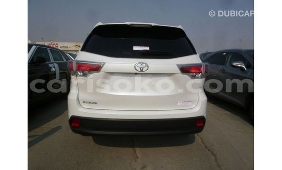 Acheter Import Voiture Toyota Kluger Blanc à Import - Dubai, Rwanda Acheter Import Voiture Toyota Kluger Blanc à Import - Dubai, Rwanda