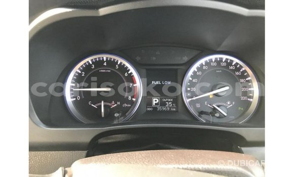 Acheter Import Voiture Toyota Kluger Blanc à Import - Dubai, Rwanda Acheter Import Voiture Toyota Kluger Blanc à Import - Dubai, Rwanda