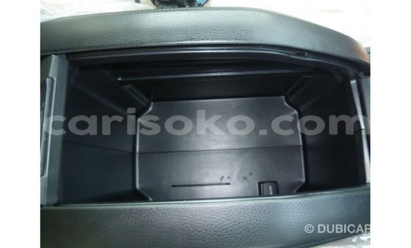 Acheter Import Voiture Toyota Kluger Blanc à Import - Dubai, Rwanda Acheter Import Voiture Toyota Kluger Blanc à Import - Dubai, Rwanda