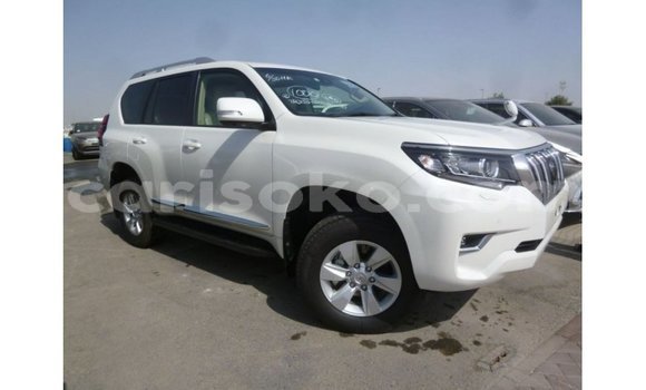Acheter Import Voiture Toyota Prado Blanc à Import - Dubai, Rwanda Acheter Import Voiture Toyota Prado Blanc à Import - Dubai, Rwanda