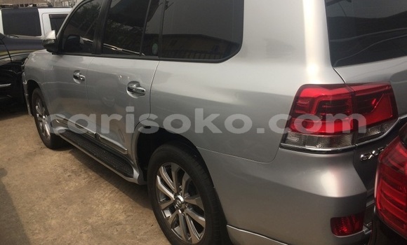 Acheter Occasion Voiture Toyota Land Cruiser Noir à Kigali, Rwanda Acheter Occasion Voiture Toyota Land Cruiser Noir à Kigali, Rwanda