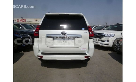 Acheter Import Voiture Toyota Prado Blanc à Import - Dubai, Rwanda Acheter Import Voiture Toyota Prado Blanc à Import - Dubai, Rwanda