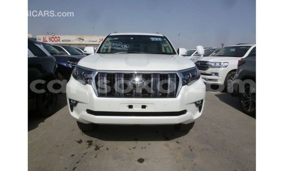 Acheter Import Voiture Toyota Prado Blanc à Import - Dubai, Rwanda Acheter Import Voiture Toyota Prado Blanc à Import - Dubai, Rwanda