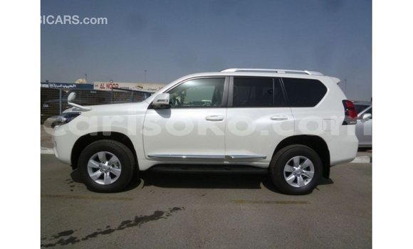 Acheter Import Voiture Toyota Prado Blanc à Import - Dubai, Rwanda Acheter Import Voiture Toyota Prado Blanc à Import - Dubai, Rwanda
