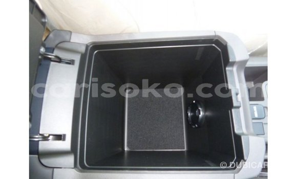 Acheter Import Voiture Toyota Prado Blanc à Import - Dubai, Rwanda Acheter Import Voiture Toyota Prado Blanc à Import - Dubai, Rwanda