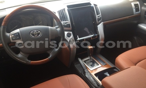 Acheter Occasion Voiture Toyota Land Cruiser Noir à Kigali, Rwanda Acheter Occasion Voiture Toyota Land Cruiser Noir à Kigali, Rwanda