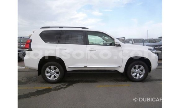 Acheter Import Voiture Toyota Prado Blanc à Import - Dubai, Rwanda Acheter Import Voiture Toyota Prado Blanc à Import - Dubai, Rwanda