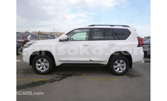 Acheter Import Voiture Toyota Prado Blanc à Import - Dubai, Rwanda Acheter Import Voiture Toyota Prado Blanc à Import - Dubai, Rwanda