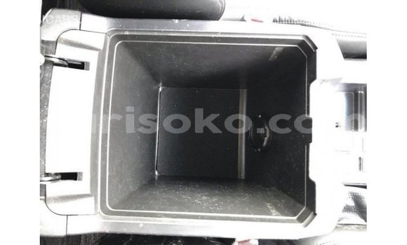 Acheter Import Voiture Toyota Prado Blanc à Import - Dubai, Rwanda Acheter Import Voiture Toyota Prado Blanc à Import - Dubai, Rwanda