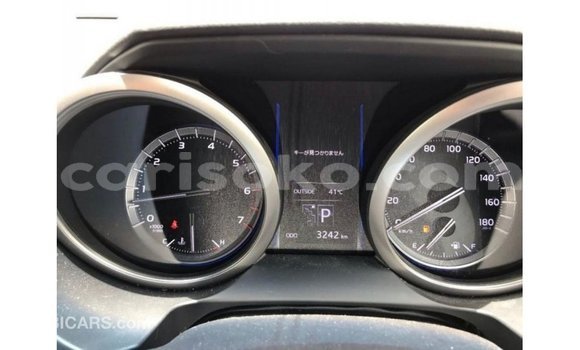 Acheter Import Voiture Toyota Prado Blanc à Import - Dubai, Rwanda Acheter Import Voiture Toyota Prado Blanc à Import - Dubai, Rwanda