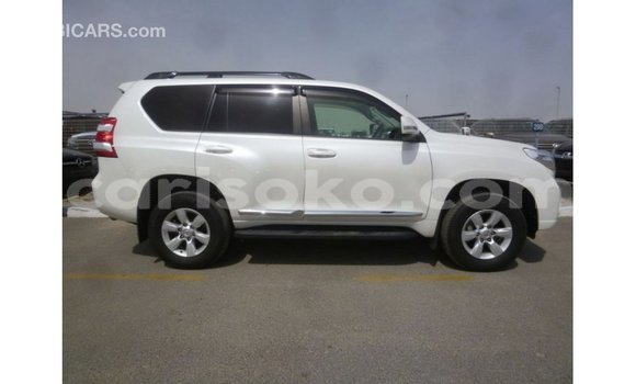 Acheter Import Voiture Toyota Prado Blanc à Import - Dubai, Rwanda Acheter Import Voiture Toyota Prado Blanc à Import - Dubai, Rwanda