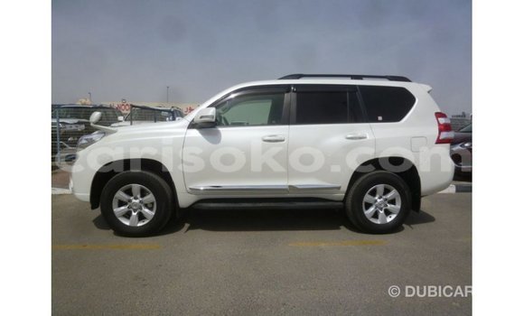 Acheter Import Voiture Toyota Prado Blanc à Import - Dubai, Rwanda Acheter Import Voiture Toyota Prado Blanc à Import - Dubai, Rwanda