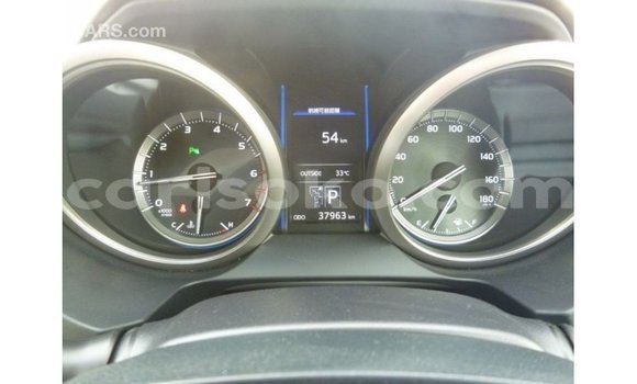 Acheter Import Voiture Toyota Prado Blanc à Import - Dubai, Rwanda Acheter Import Voiture Toyota Prado Blanc à Import - Dubai, Rwanda