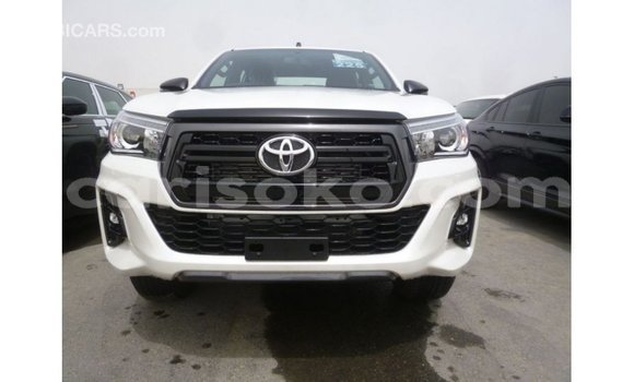 Acheter Import Voiture Toyota Hilux Blanc à Import - Dubai, Rwanda Acheter Import Voiture Toyota Hilux Blanc à Import - Dubai, Rwanda