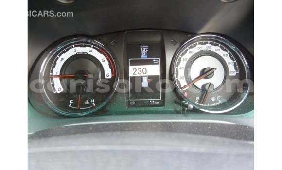 Acheter Import Voiture Toyota Hilux Blanc à Import - Dubai, Rwanda Acheter Import Voiture Toyota Hilux Blanc à Import - Dubai, Rwanda