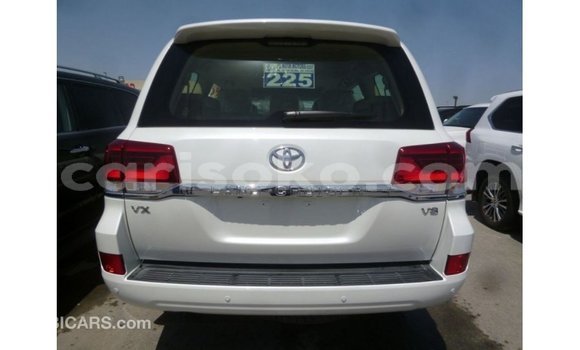 Acheter Import Voiture Toyota Land Cruiser Blanc à Import - Dubai, Rwanda Acheter Import Voiture Toyota Land Cruiser Blanc à Import - Dubai, Rwanda
