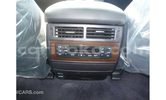Acheter Import Voiture Toyota Land Cruiser Blanc à Import - Dubai, Rwanda Acheter Import Voiture Toyota Land Cruiser Blanc à Import - Dubai, Rwanda