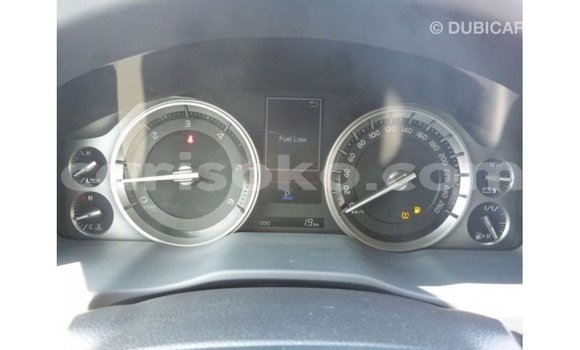 Acheter Import Voiture Toyota Land Cruiser Blanc à Import - Dubai, Rwanda Acheter Import Voiture Toyota Land Cruiser Blanc à Import - Dubai, Rwanda