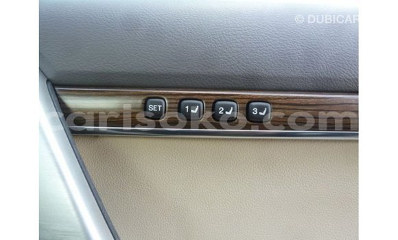 Acheter Import Voiture Toyota Land Cruiser Noir à Import - Dubai, Rwanda Acheter Import Voiture Toyota Land Cruiser Noir à Import - Dubai, Rwanda