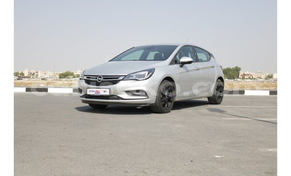 Acheter Import Voiture Opel Astra Blanc à Import - Dubai, Rwanda