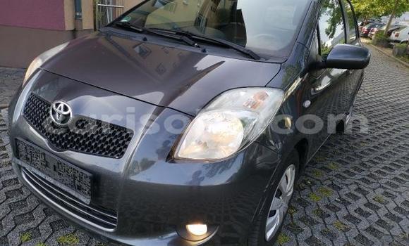 Sayi Na hannu Toyota Yaris Beige Mota in Kigali a Rwanda Sayi Na hannu Toyota Yaris Beige Mota in Kigali a Rwanda