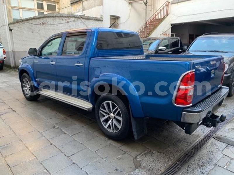 Big with watermark hilux4 copy