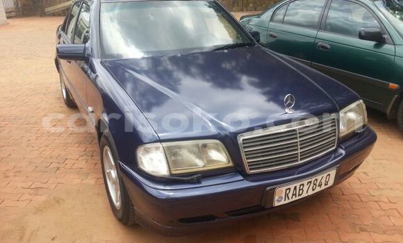 اشتري مستعمل Mercedes-Benz 200 Bleu سيارة في Kigali في Rwanda اشتري مستعمل Mercedes-Benz 200 Bleu سيارة في Kigali في Rwanda