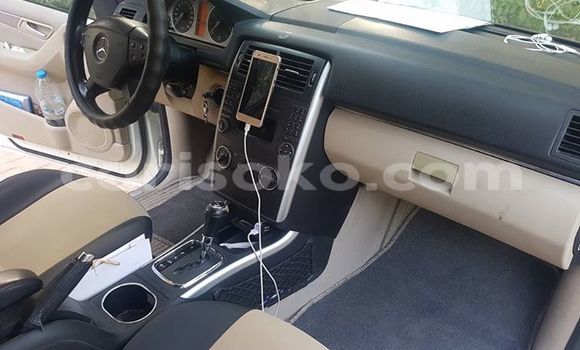 Buy Used Mercedes-Benz C–Class White Car in Gasarenda in Rwanda Buy Used Mercedes-Benz C–Class White Car in Gasarenda in Rwanda