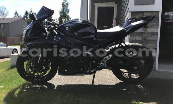 Acheter Occasion Moto Suzuki GSX-R Noir à Gasarenda au Rwanda Acheter Occasion Moto Suzuki GSX-R Noir à Gasarenda au Rwanda