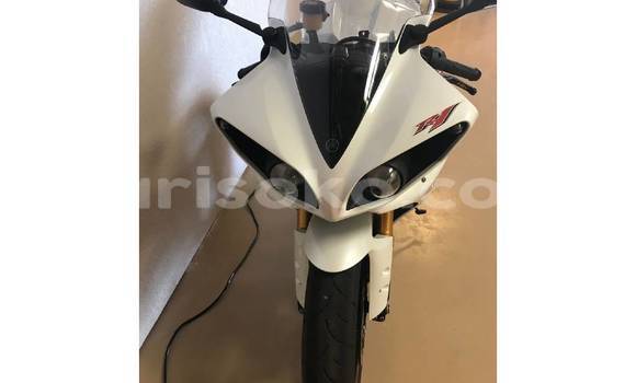 Buy Used Yamaha R1 White Bike in Gasarenda in Rwanda Buy Used Yamaha R1 White Bike in Gasarenda in Rwanda