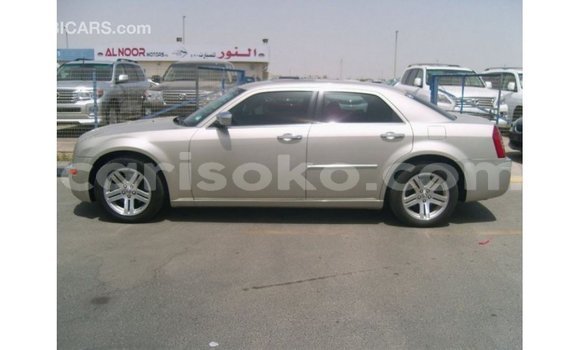 Acheter Import Voiture Chrysler 300 Beige à Import - Dubai, Rwanda Acheter Import Voiture Chrysler 300 Beige à Import - Dubai, Rwanda