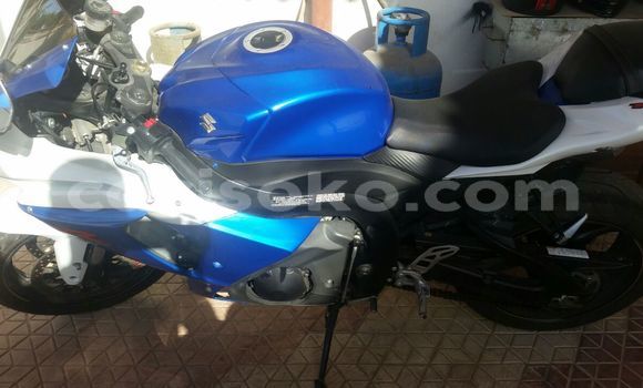 Acheter Occasion Moto Suzuki GSX-R Noir à Nyanza au Rwanda Acheter Occasion Moto Suzuki GSX-R Noir à Nyanza au Rwanda