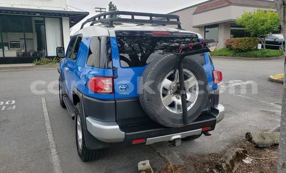 Sayi Imported Toyota FJ Cruiser Bleu Mota in Kigali a Rwanda Sayi Imported Toyota FJ Cruiser Bleu Mota in Kigali a Rwanda