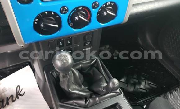 Sayi Imported Toyota FJ Cruiser Bleu Mota in Kigali a Rwanda Sayi Imported Toyota FJ Cruiser Bleu Mota in Kigali a Rwanda